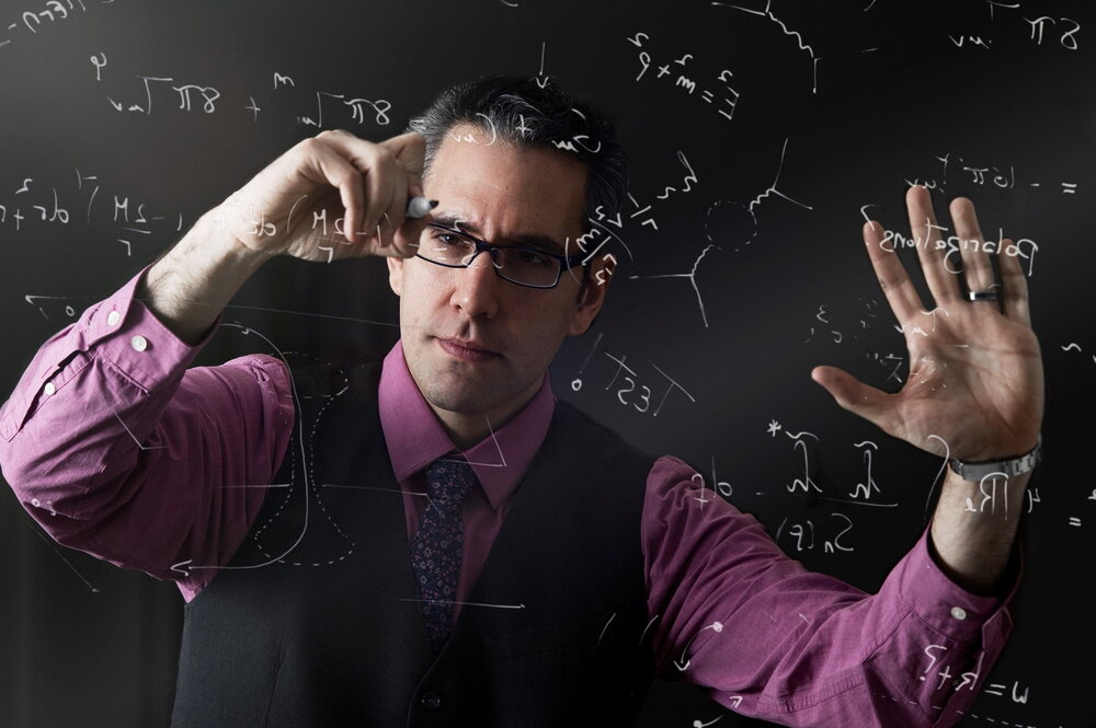 Illinois Physics Professor Nicolás Yunes